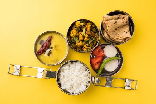 Tiffin Business Ideas: घर से शुरू करें मुनाफे वाला यह बिजनेस, हर महीने होगी बंपर कमाई