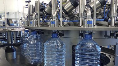 Water Filter & Bottling Business: प्रोफिटेबल बिज़नेस में से एक है पानी का व्यापार, देगा लाखों कमाने का मौका, जानें कैसे करें शुरू