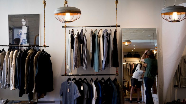 Clothing Store: कपड़ों का बिजनेस है एवरग्रीन, इन टिप्स के साथ कमाएं बंपर मुनाफा